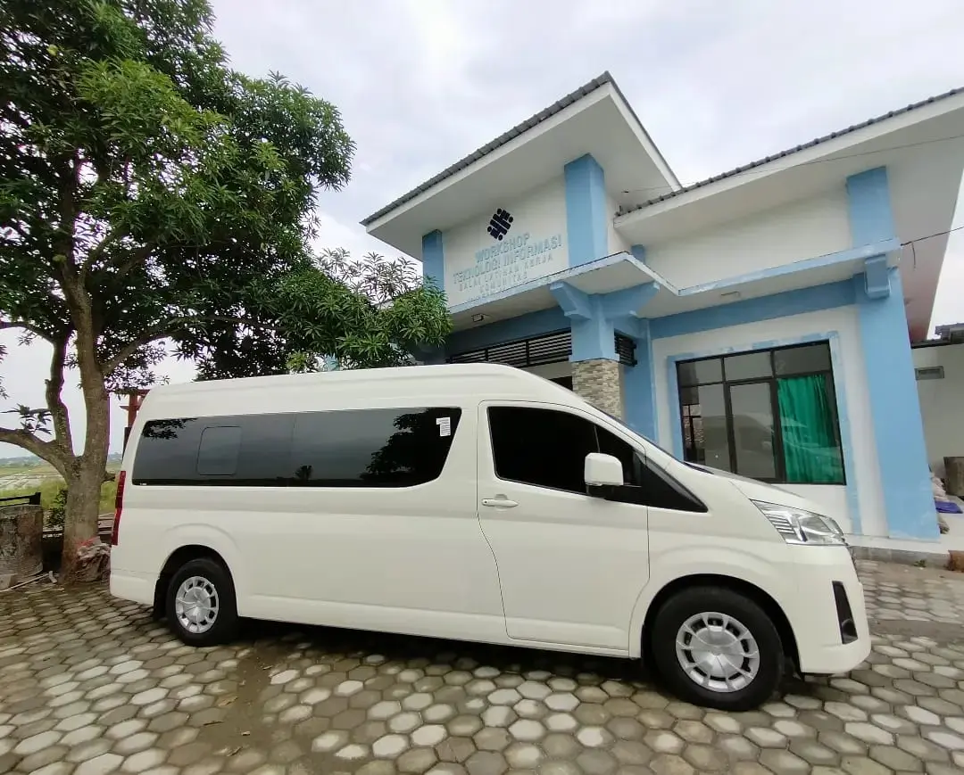 Semakin banyak orang yang tertarik menyewa Hiace dari Semarang menuju Indramayu