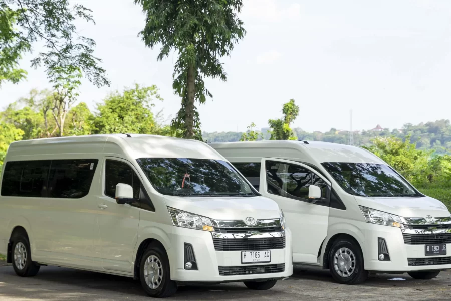 Banyak orang yang tertarik Sewa Hiace dari Semarang menuju Banyuwangi